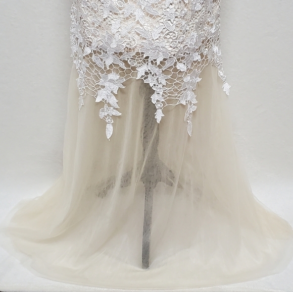 Bridal Ivory Lace Trumpet Mesh Sleeveless Sweetheart Neckline Tulle Maxi Dress - Picture 8 of 15